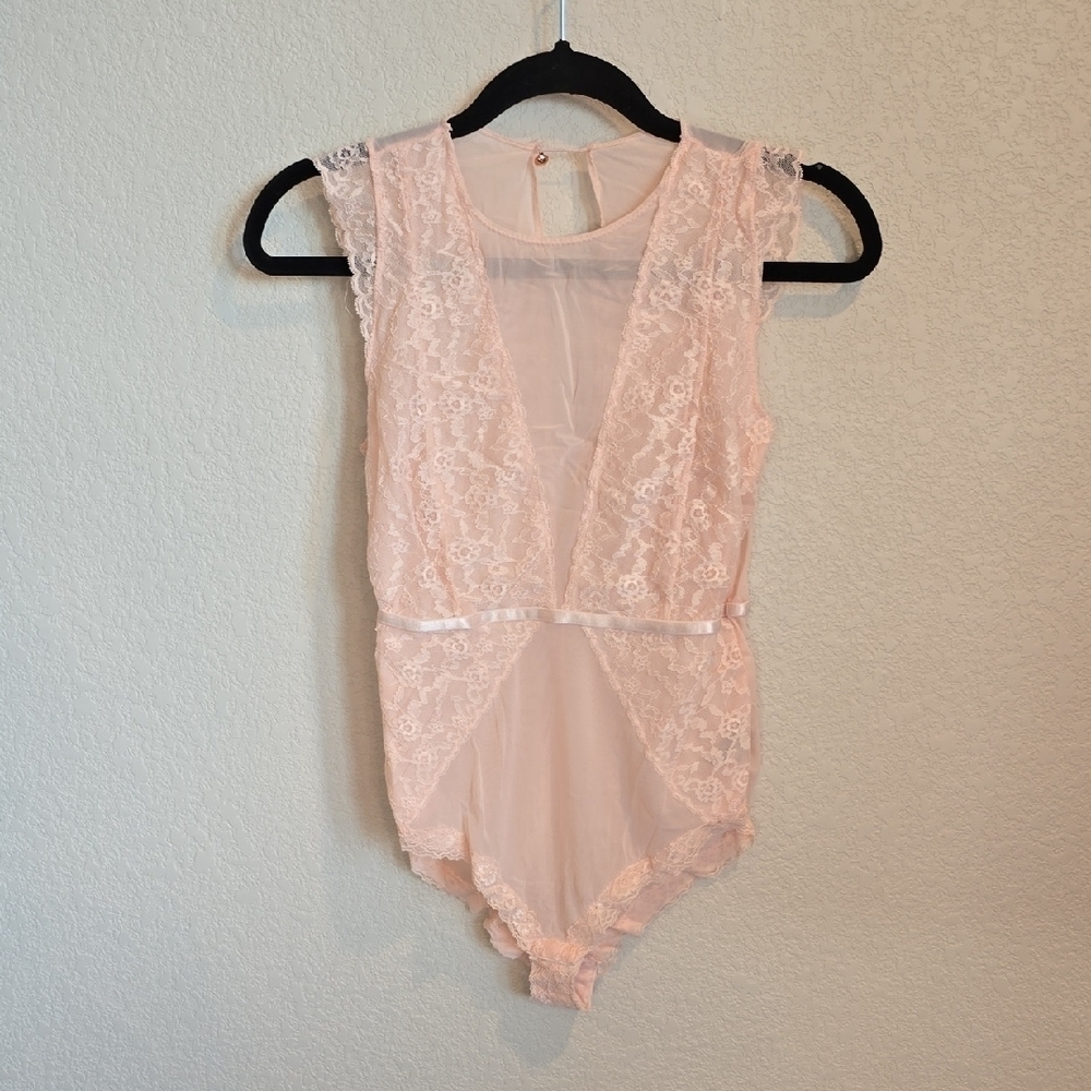 Tart Noir Peach Lace & Sheer Mesh Sleeveless Bodysuit - Size Large